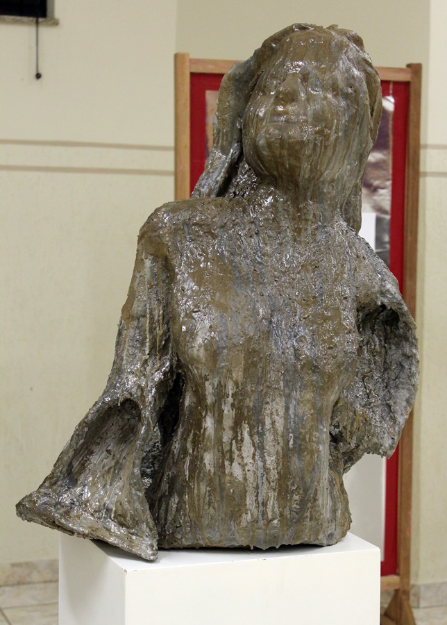 Escultura outros materiais - Constância Série Porão